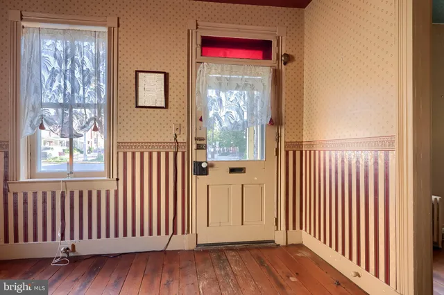 $423,000 | 2 South Charlotte Street, Manheim, PA 17545