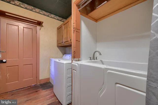 $423,000 | 2 South Charlotte Street, Manheim, PA 17545