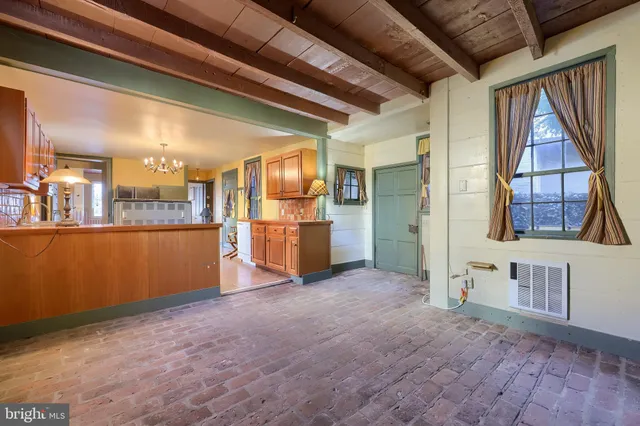 $423,000 | 2 South Charlotte Street, Manheim, PA 17545