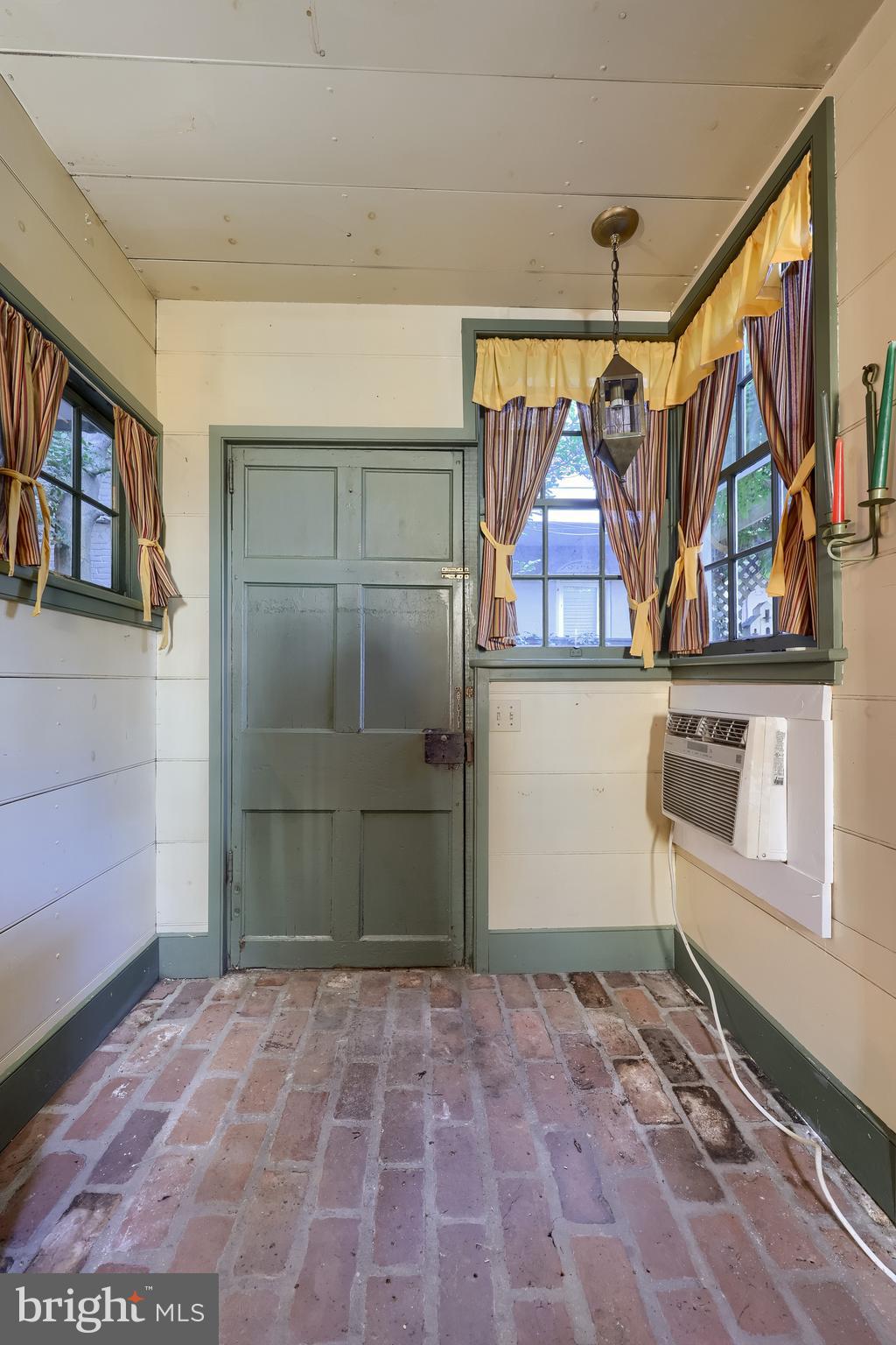 2 South Charlotte Street Manheim, PA 17545 - Photo 51 of 88 a view of entryway