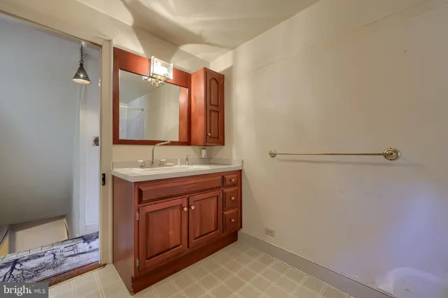 $423,000 | 2 South Charlotte Street, Manheim, PA 17545