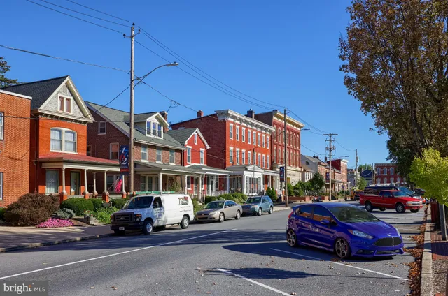 $423,000 | 2 South Charlotte Street, Manheim, PA 17545