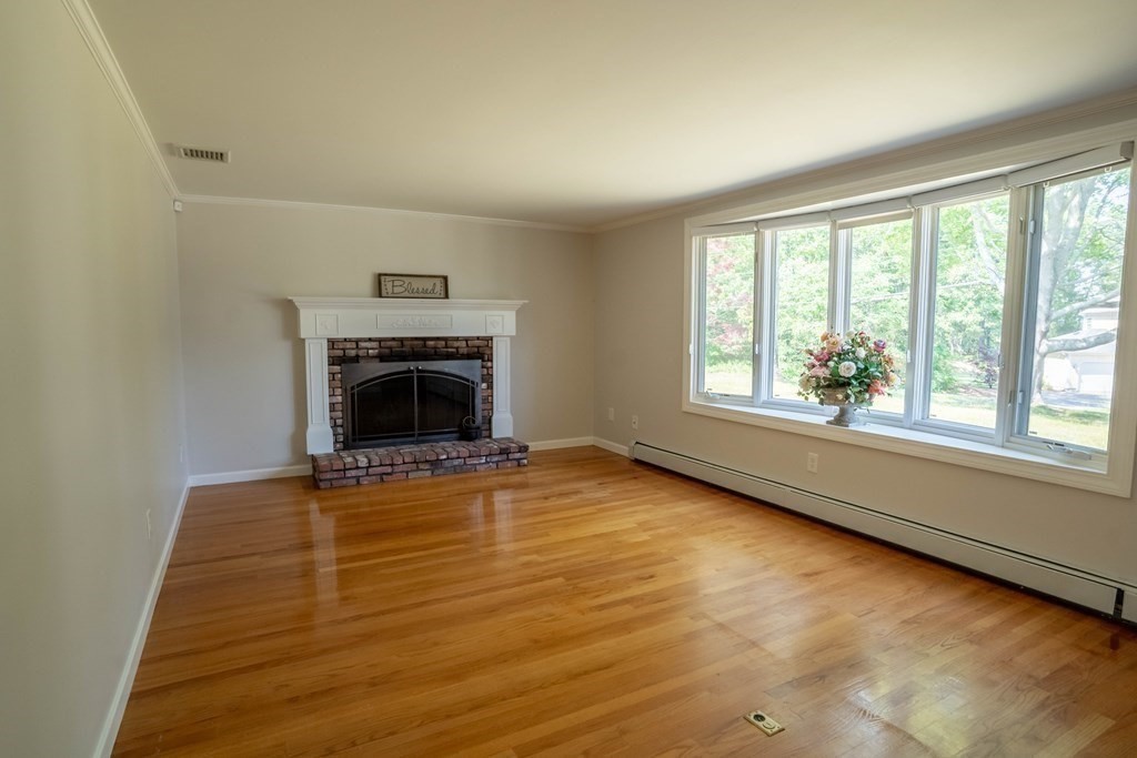 4 Carver Road Plymouth, MA 02360 - Photo 8 of 38 Gallery Image 8