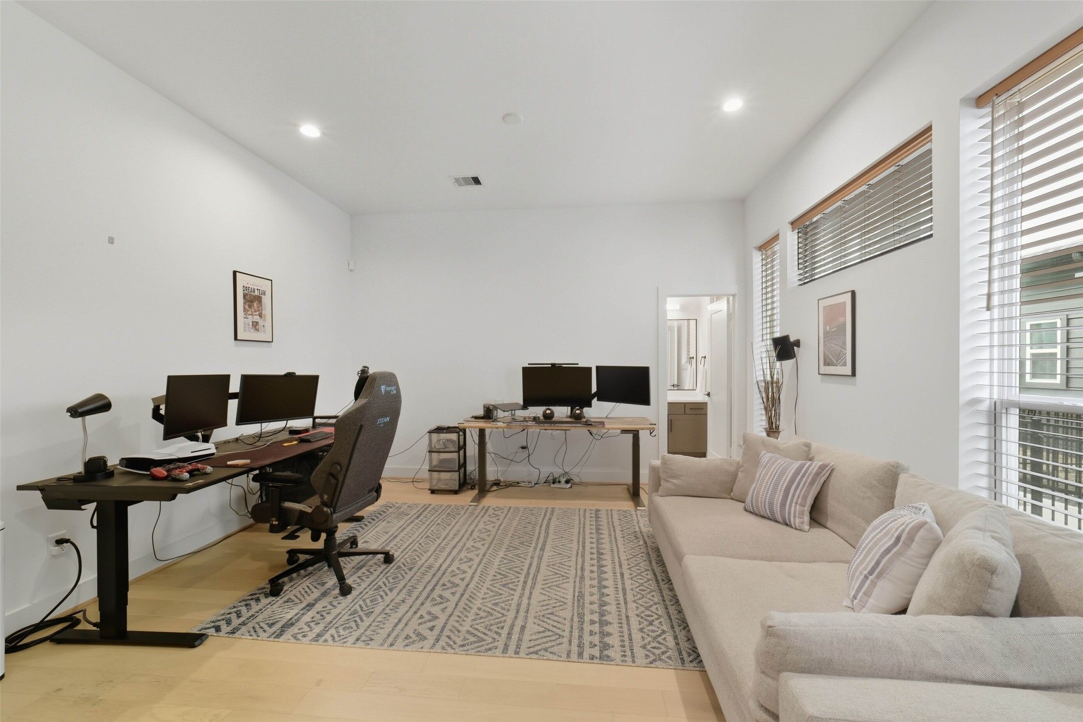 3006 Lamar Street Houston, TX 77003 - Photo 20 of 46 a view of a livingroom with workspace and a couch