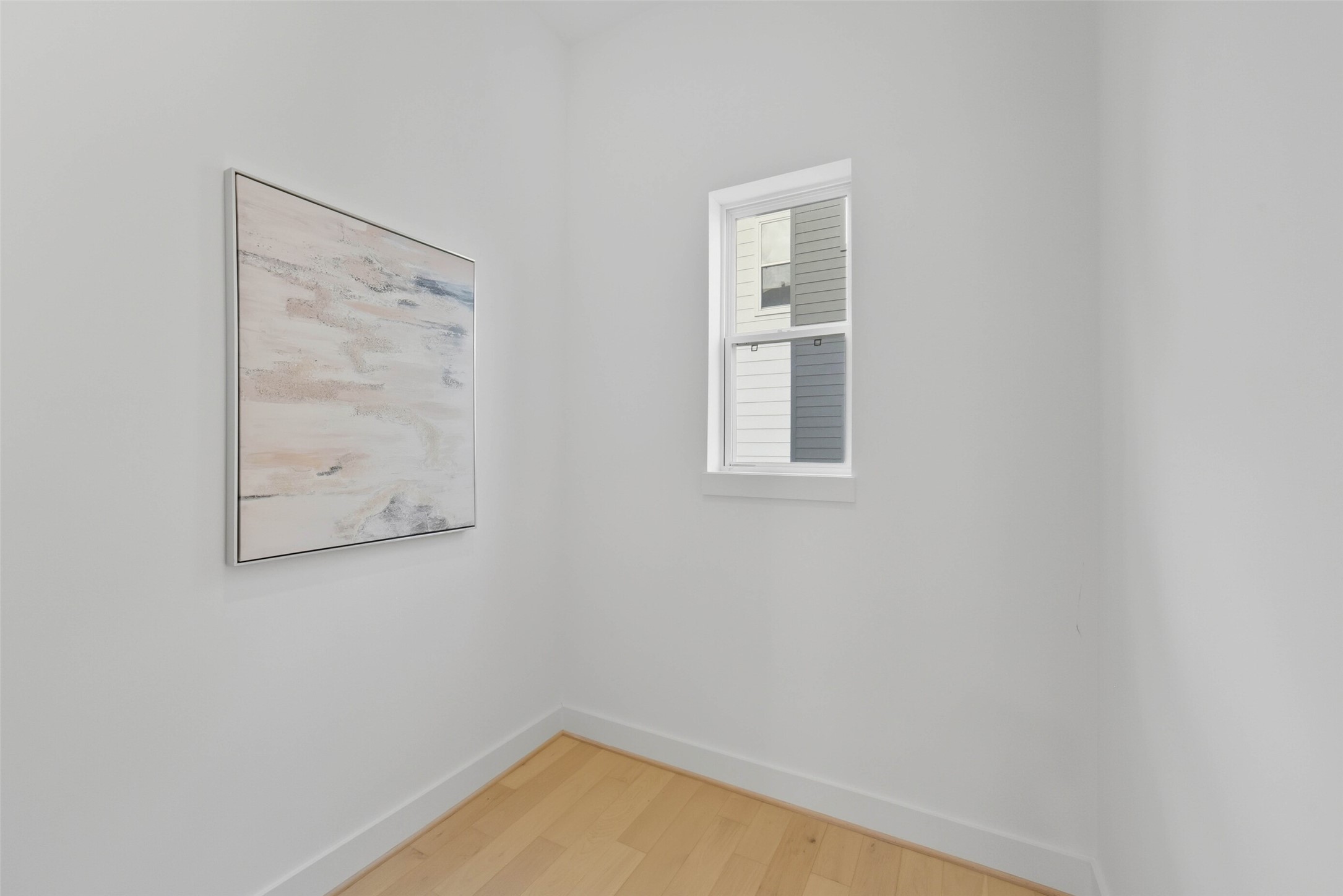 3006 Lamar Street Houston, TX 77003 - Photo 21 of 46 a small space with a window