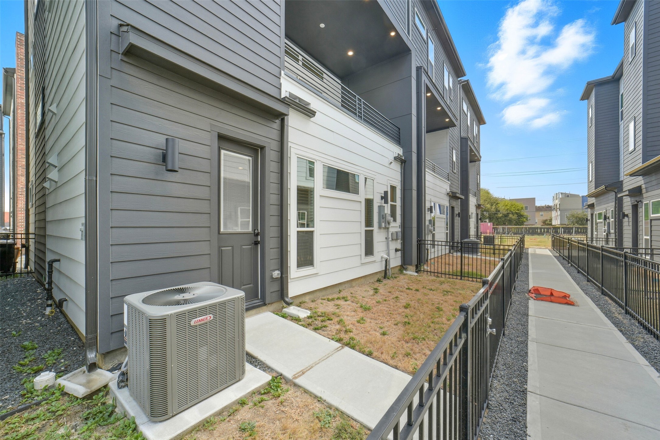 3006 Lamar Street Houston, TX 77003 - Photo 37 of 46 a view of a balcony with furniture