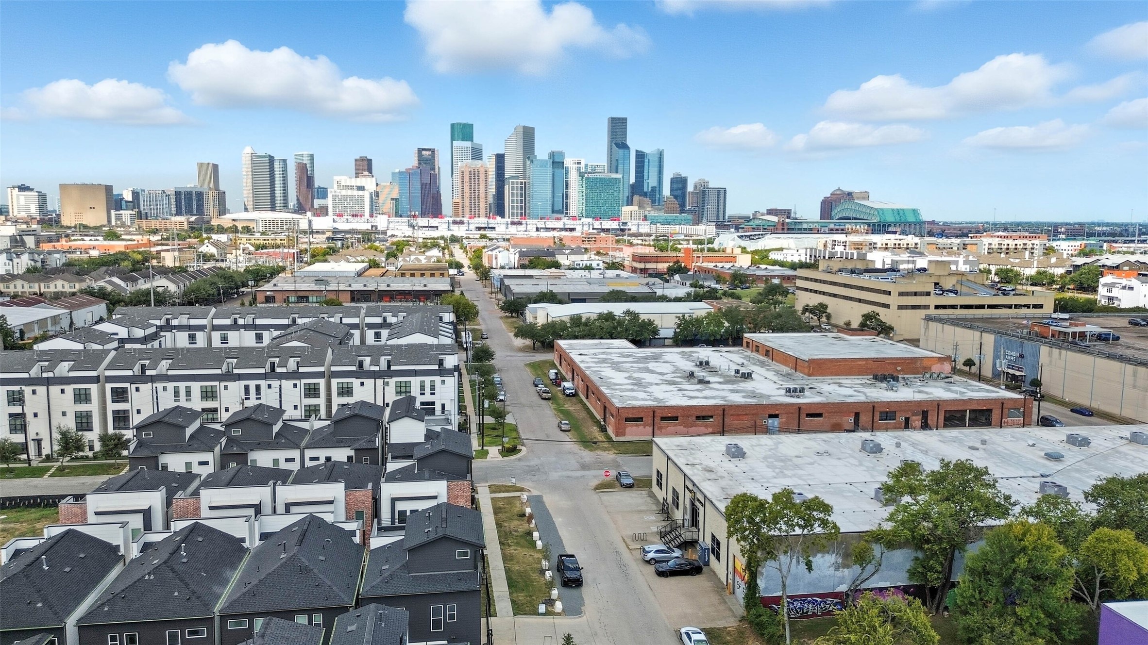 3006 Lamar Street Houston, TX 77003 - Photo 42 of 46 a view of a city