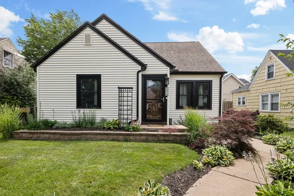 $225,000 | 2514 23rd A Avenue, Moline, IL 61265