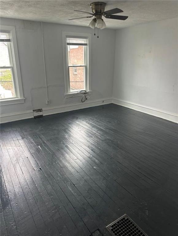 712 Ajax Way Braddock, PA 15104 - Photo 3 of 12