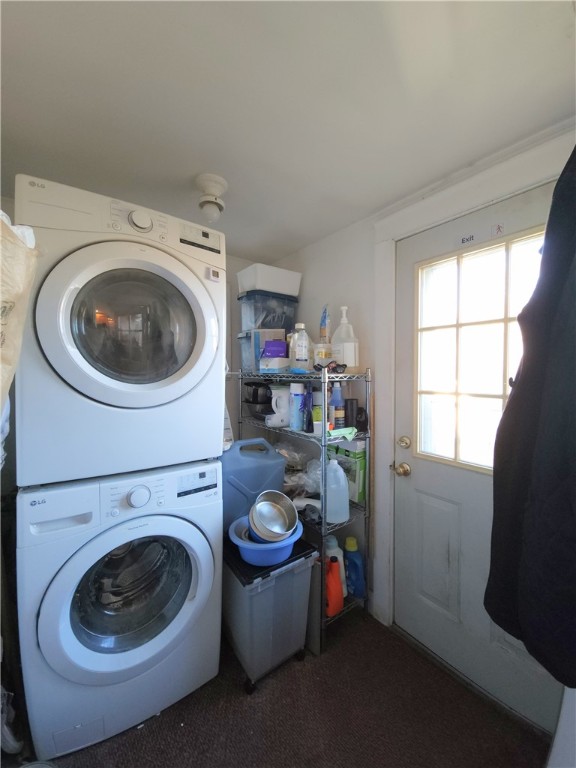 73 Old Fort Road Newport, RI 02840 - Photo 12 of 27 Back enclosed porch #75
