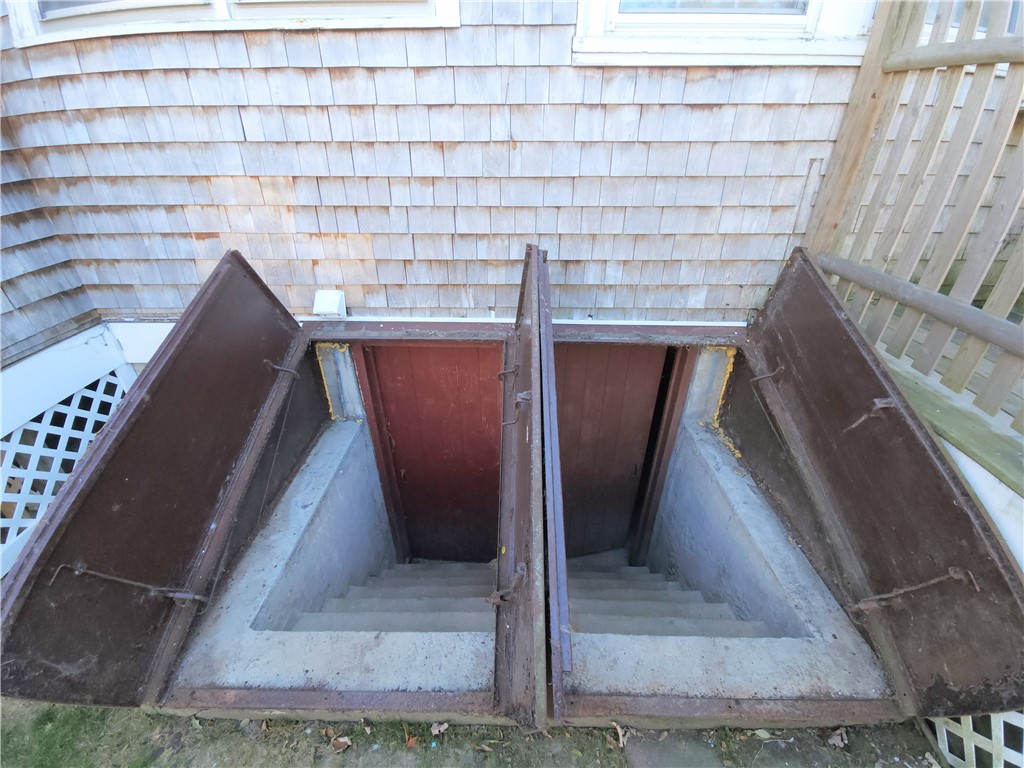 73 Old Fort Road Newport, RI 02840 - Photo 23 of 27 Basement access