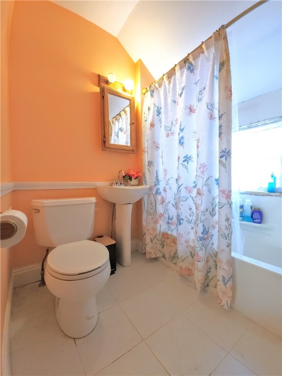 73 Old Fort Road Newport, RI 02840 - Photo 7 of 27 Bathroom #73