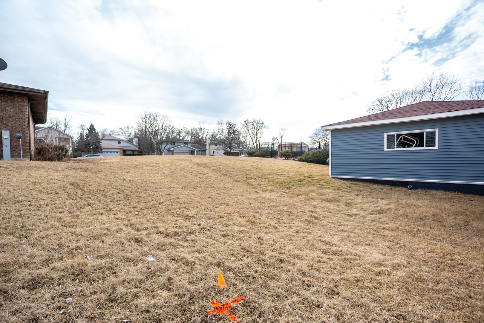 3112 Shagbark Lane Hazel Crest, IL 60429 - Photo 6 of 11 a backyard of a house with lots of green space