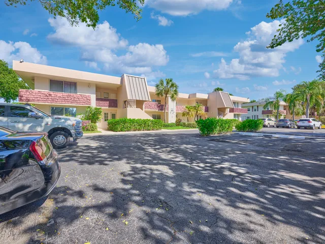 a view of outdoor space with city view