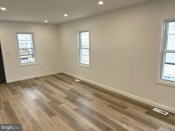 $285,000 | 1019 South Broadway, Pennsville, NJ 08070