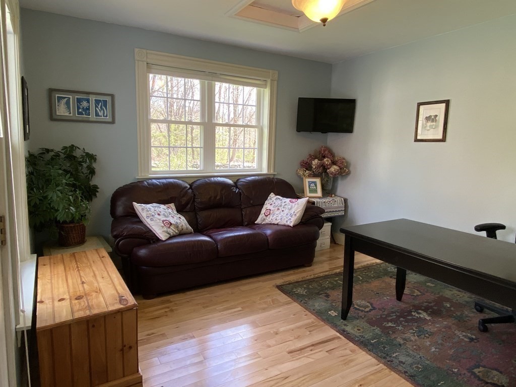 291 Main Street Rutland, MA 01543 - Photo 17 of 42