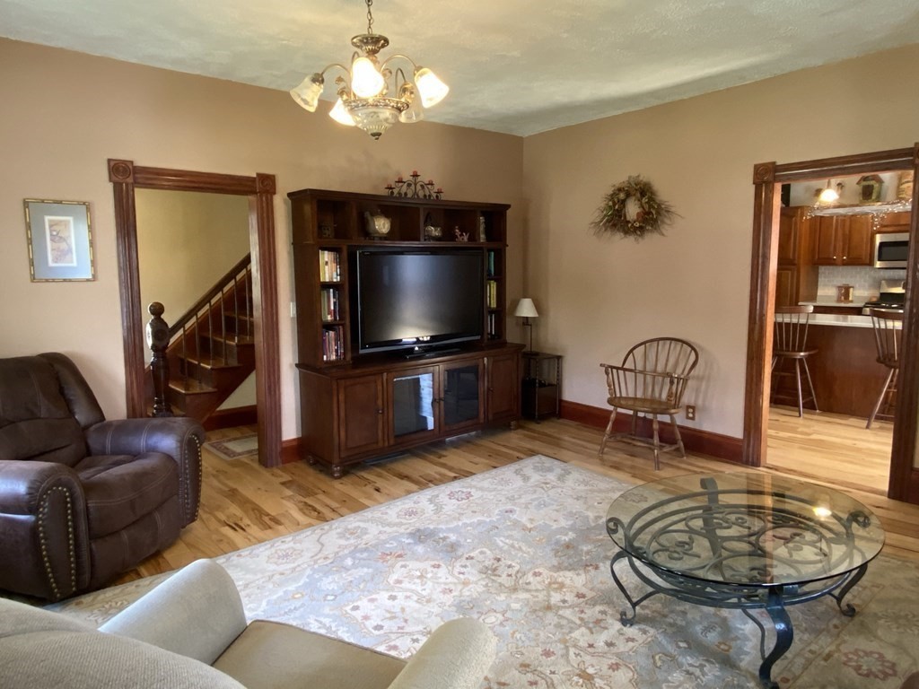 291 Main Street Rutland, MA 01543 - Photo 5 of 42