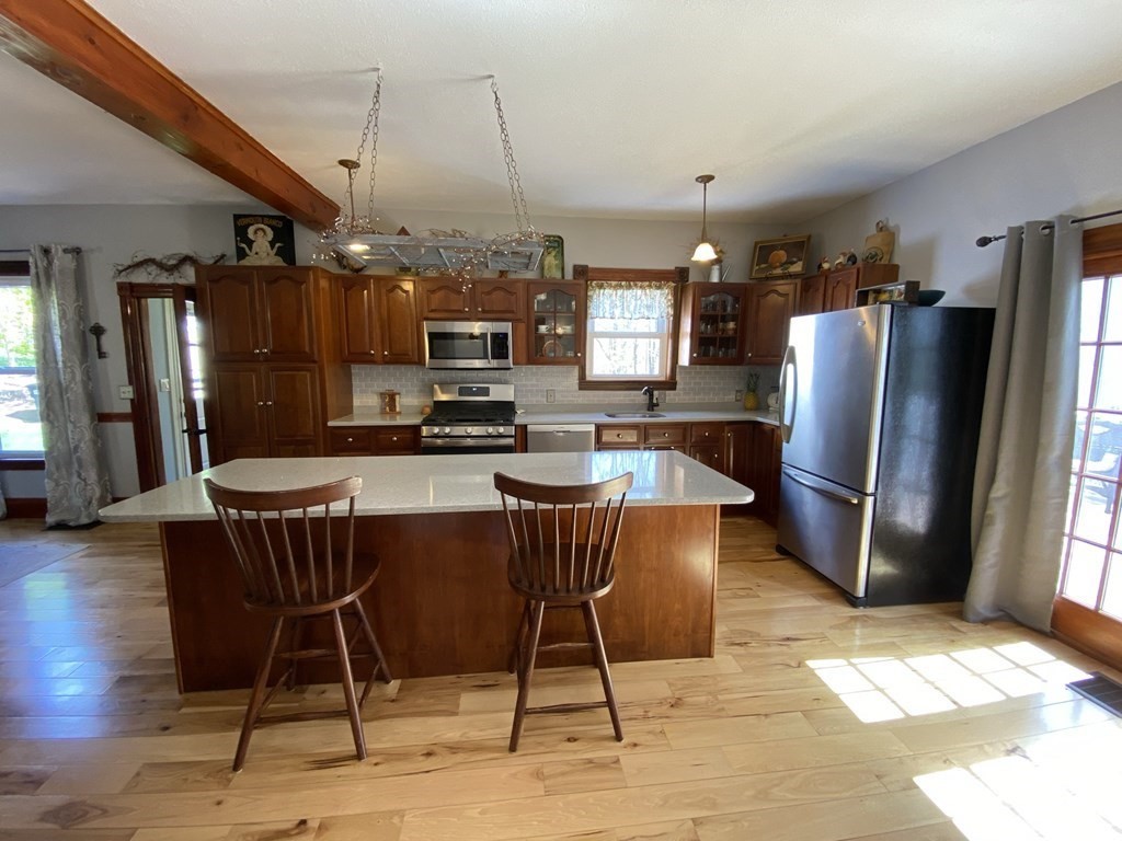 291 Main Street Rutland, MA 01543 - Photo 7 of 42