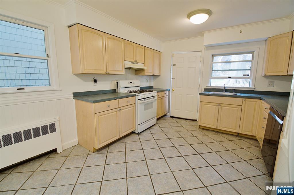 1160 River Road, Unit 1 Edgewater, NJ 07020 - Photo 10 of 18