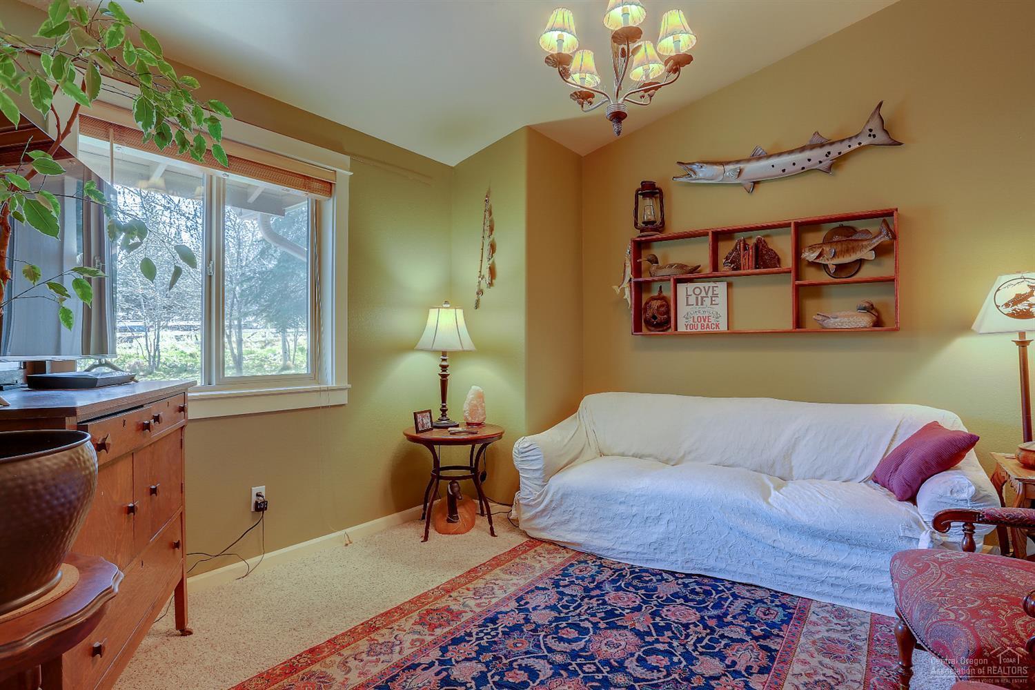 62515 Waugh Road Bend, OR 97701 - Photo 8 of 25 Gallery Image 8