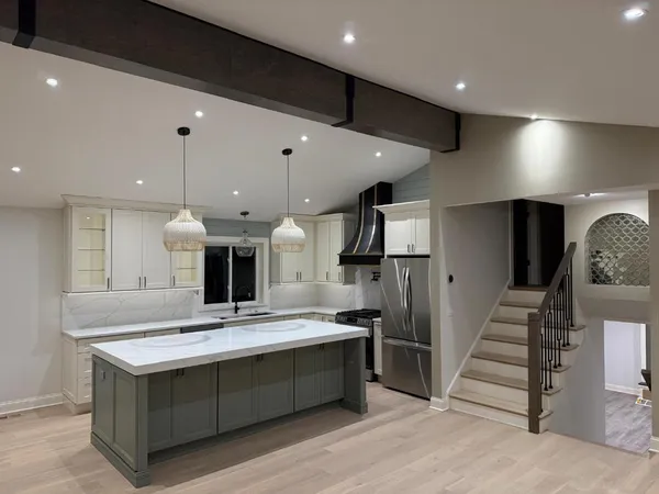 $829,900 | 700 Florence Drive, Park Ridge, IL 60068
