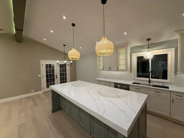$829,900 | 700 Florence Drive, Park Ridge, IL 60068