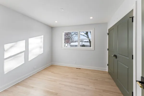 $829,900 | 700 Florence Drive, Park Ridge, IL 60068