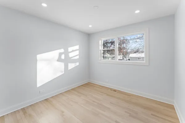 $829,900 | 700 Florence Drive, Park Ridge, IL 60068