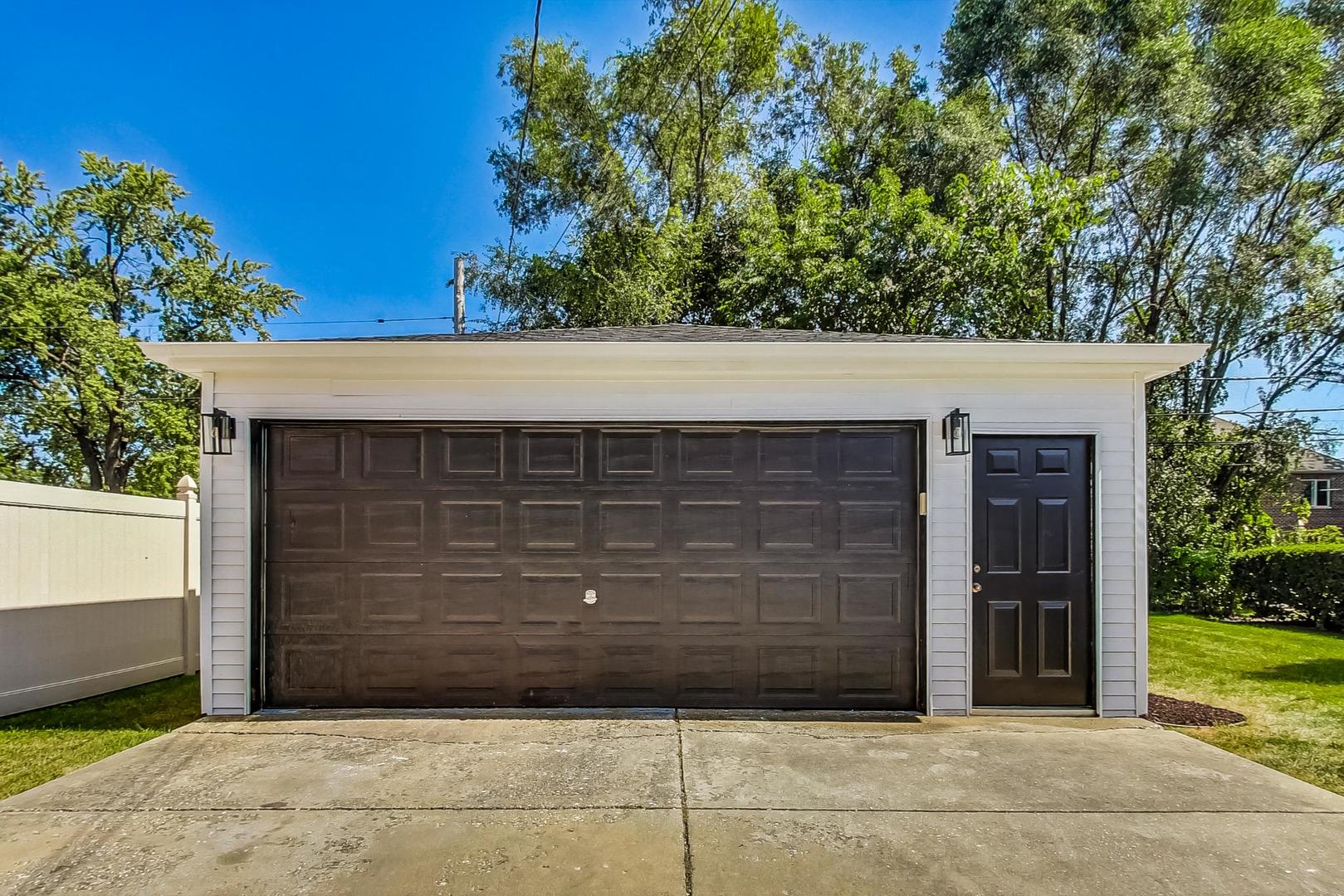 467 Ida Lane Elmhurst, IL 60126 - Photo 17 of 18 a view of outdoor space and yard