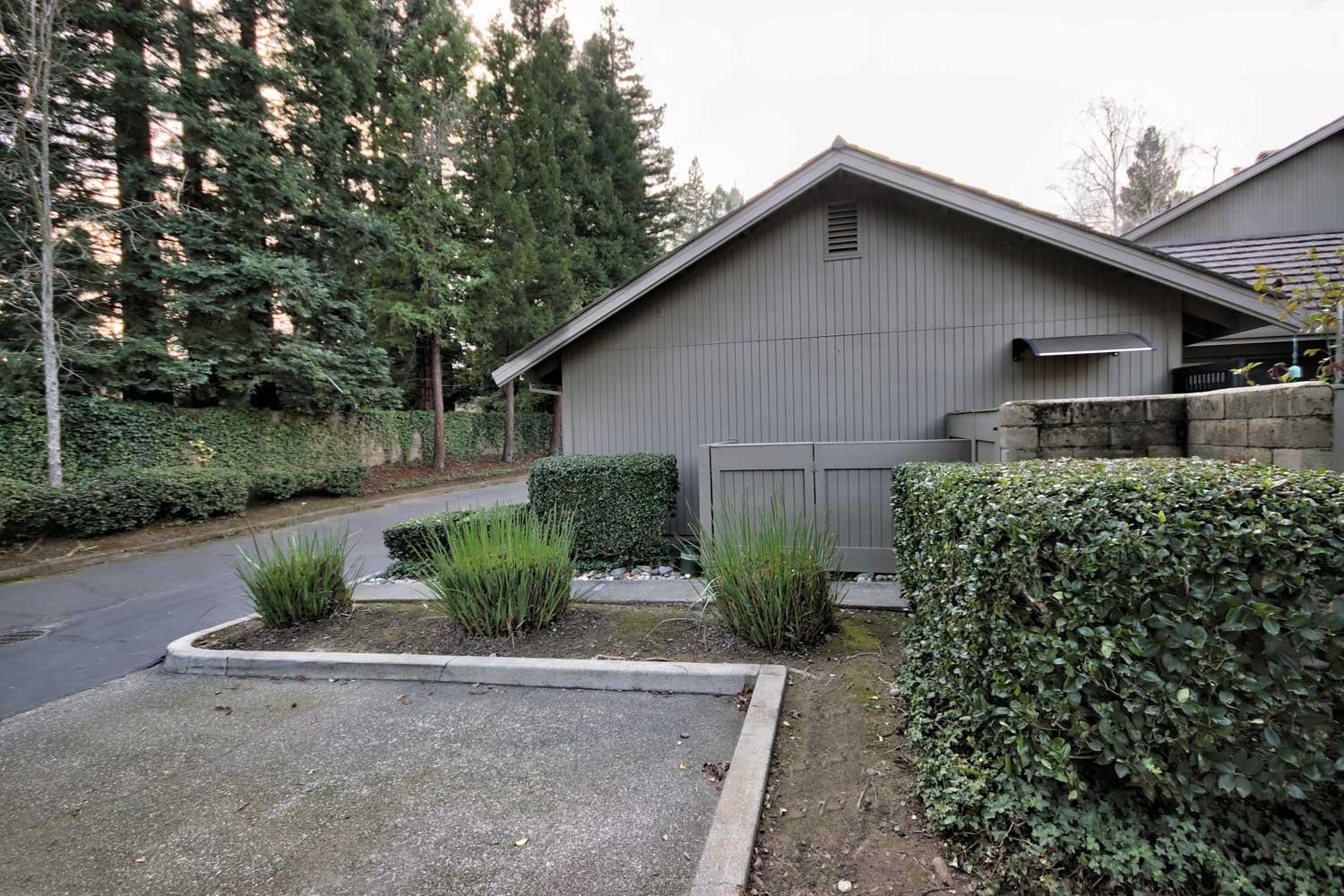 11418 Coloma Road Gold River, CA 95670 - Photo 39 of 40 a view of a back yard of the house