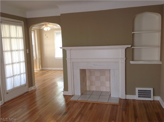 1130 Winston Road Cleveland, OH 44121 - Photo 2 of 10