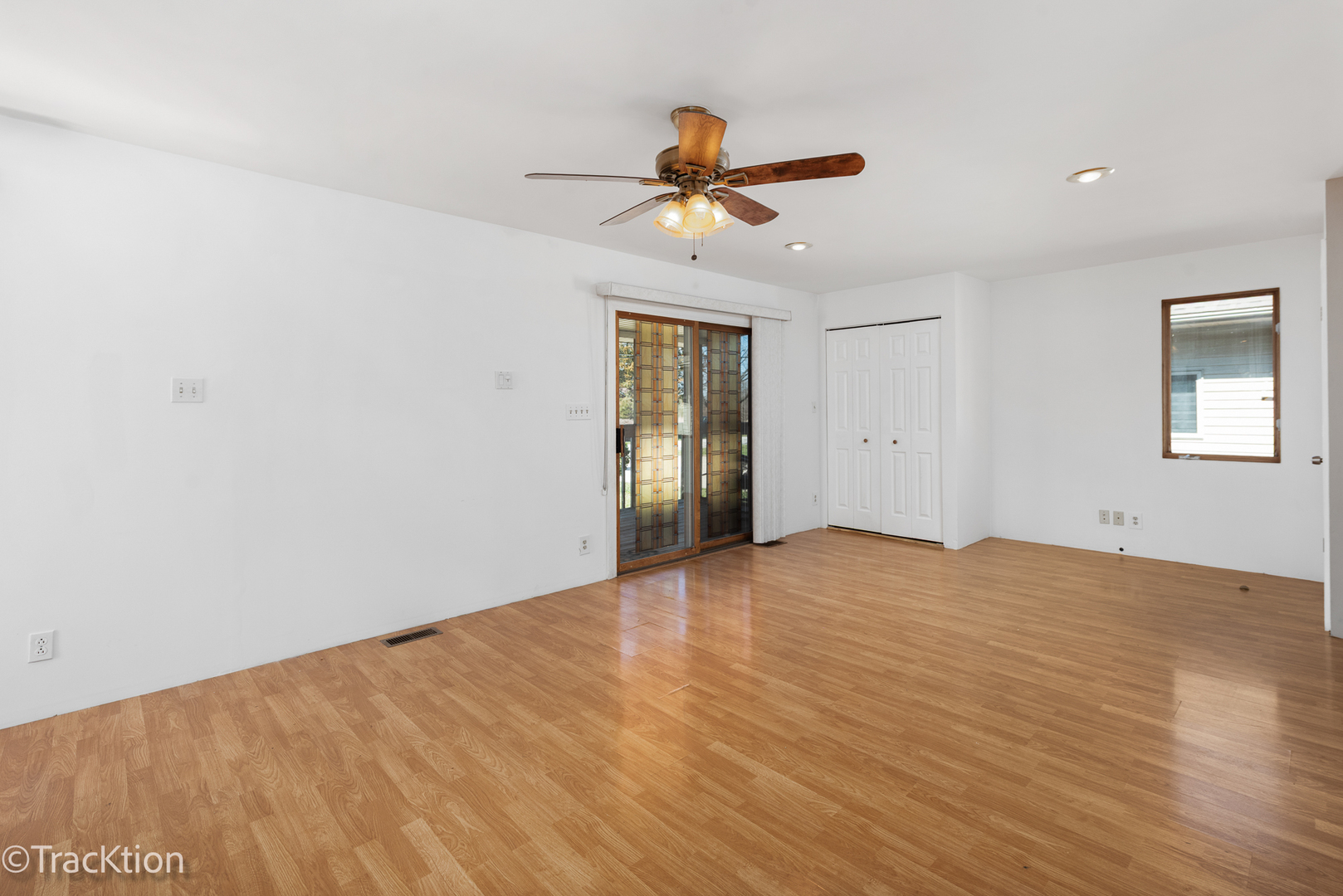 8829 Skyline Drive Burr Ridge, IL 60527 - Photo 6 of 32 a view of an empty room with a window