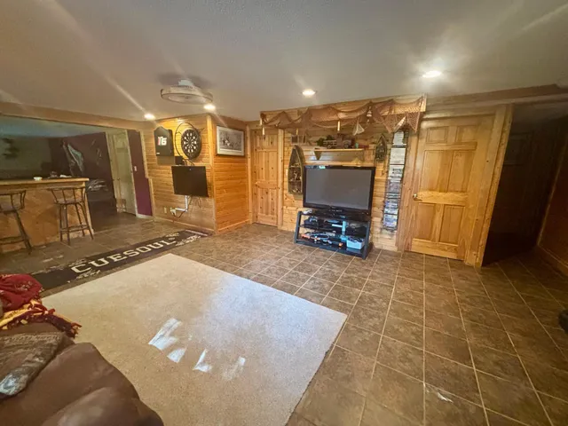 $614,999 | 34670 Laser Avenue, Redwood Falls, MN 56283