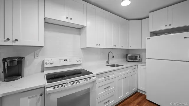 $275,000 | 20 Old Mamaroneck Road, Unit 2D, White Plains, NY 10605