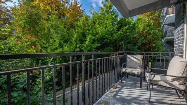 $275,000 | 20 Old Mamaroneck Road, Unit 2D, White Plains, NY 10605