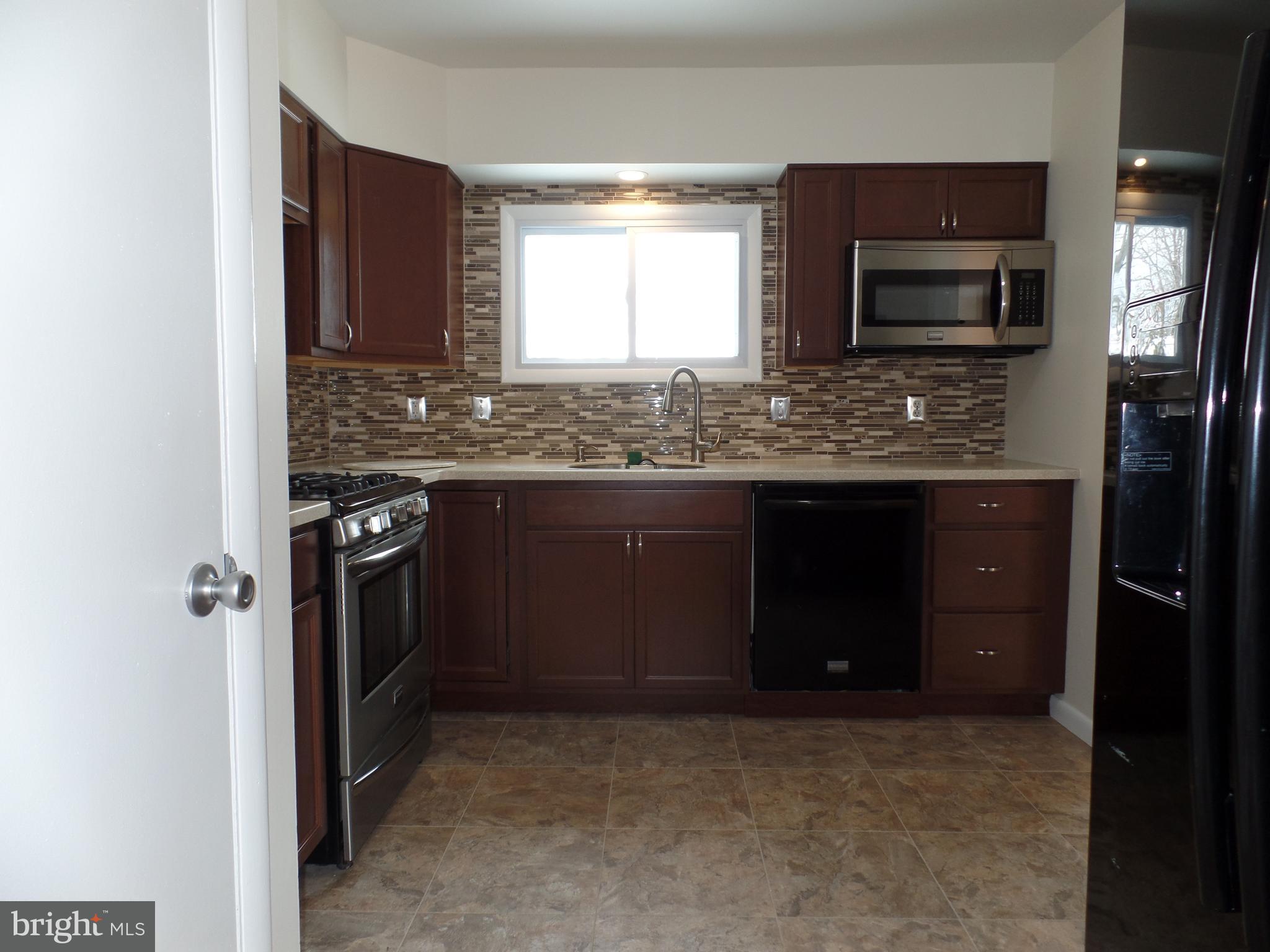 3512 Ridgeway Road Harrisburg, PA 17109 - Photo 6 of 26 Gallery Image 6