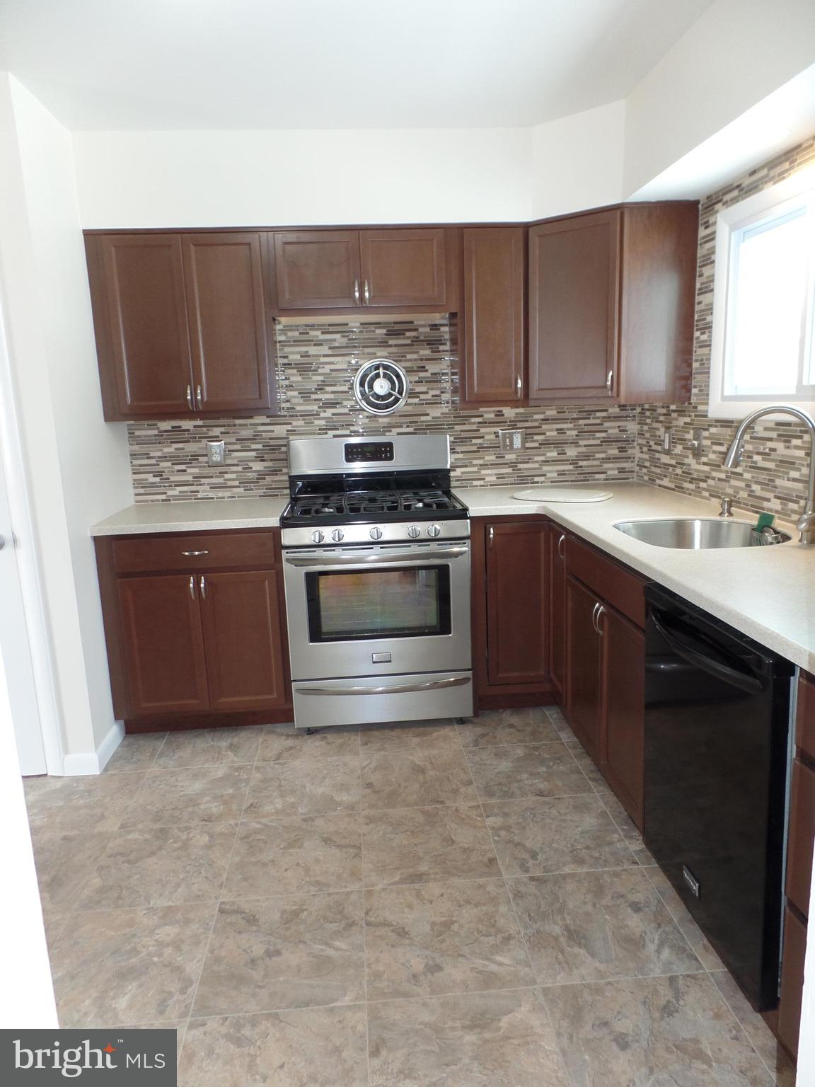 3512 Ridgeway Road Harrisburg, PA 17109 - Photo 7 of 26 Gallery Image 7
