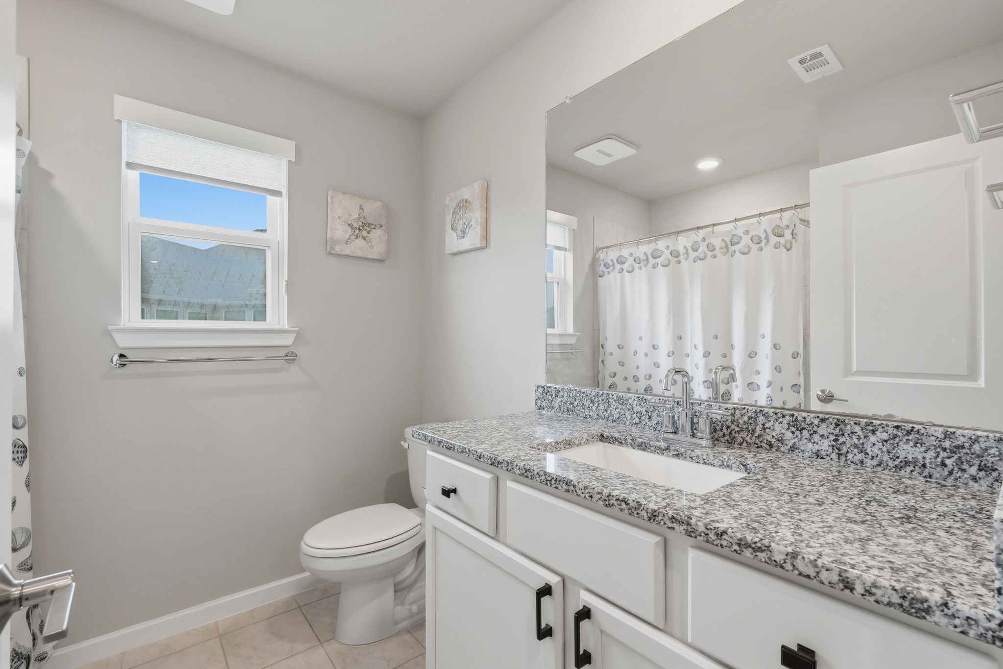 22006 Raburn Ranch Tomball, TX 77375 - Photo 33 of 50 Bathroom 3 upstairs.