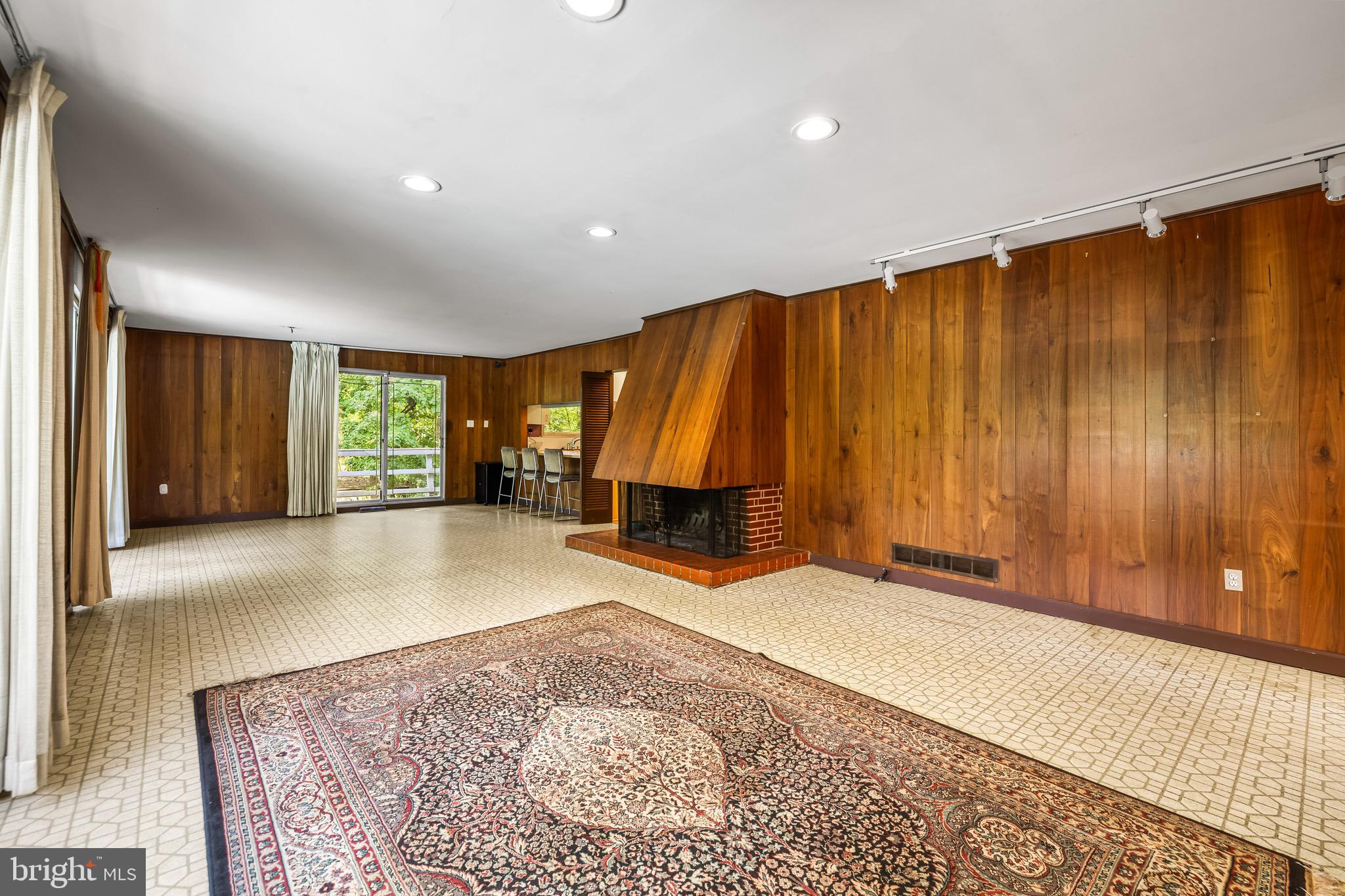 3310 Midfield Road Baltimore, MD 21208 - Photo 22 of 65 Huge family room