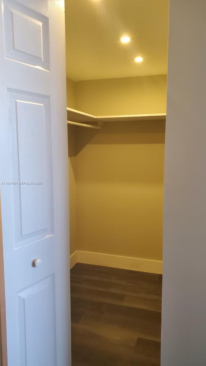 6770 Indian Creek Drive, Unit 6C Miami Beach, FL 33141 - Photo 10 of 19 a view of walk in closet