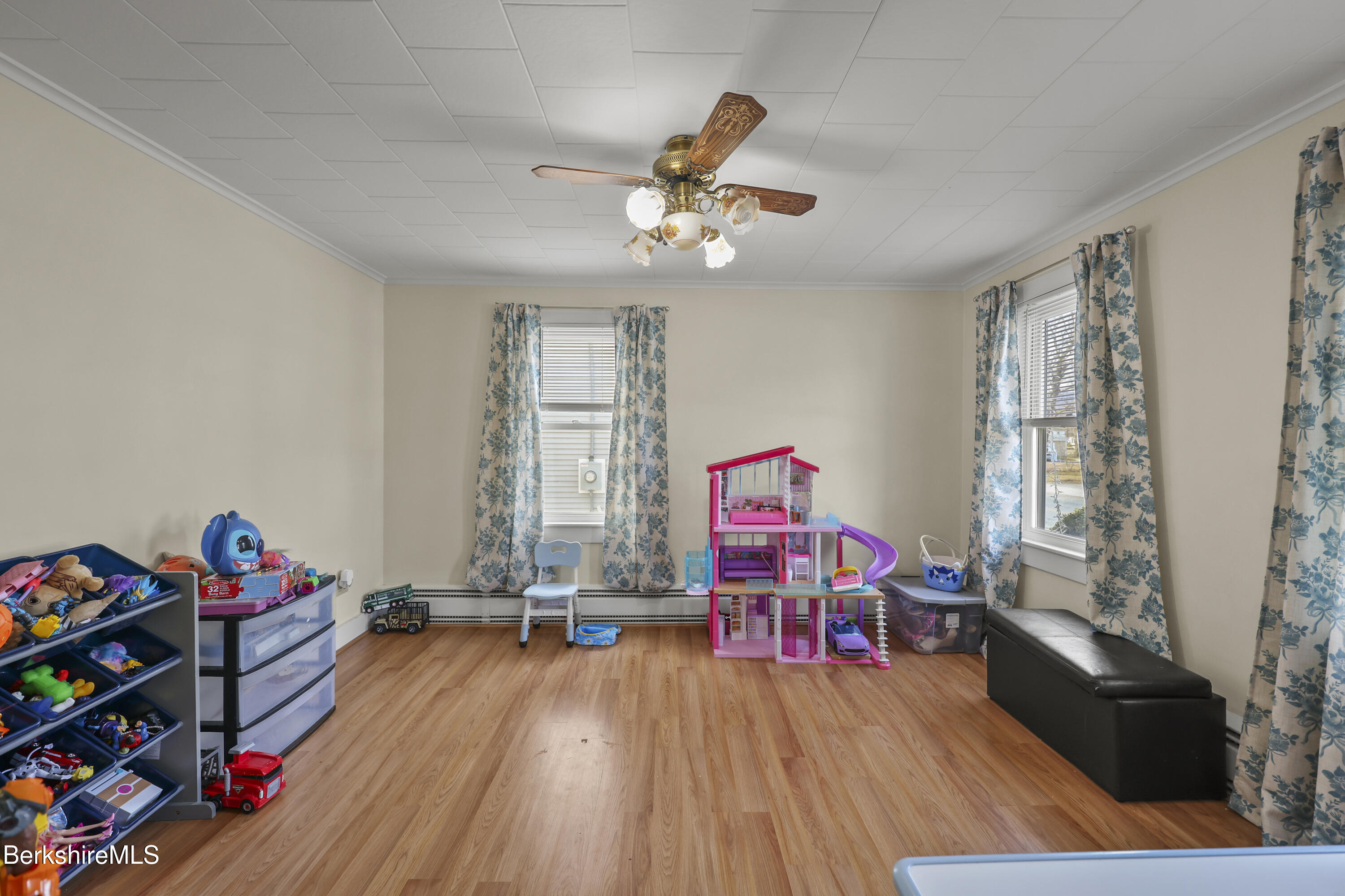 99 North Summer Street Adams, MA 01220 - Photo 14 of 33 Dining Room