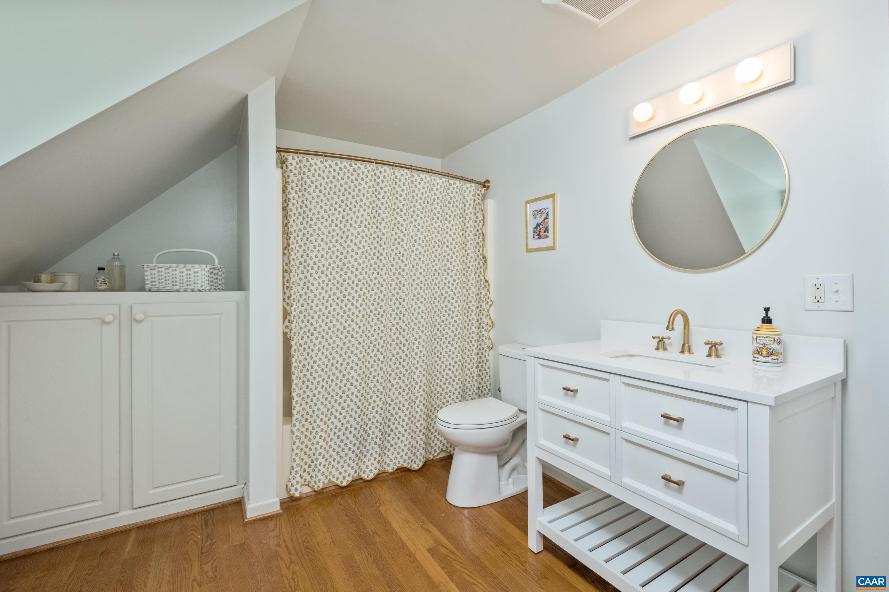 4051 Free Union Road Charlottesville, VA 22901 - Photo 25 of 45 Upstairs Full Bath