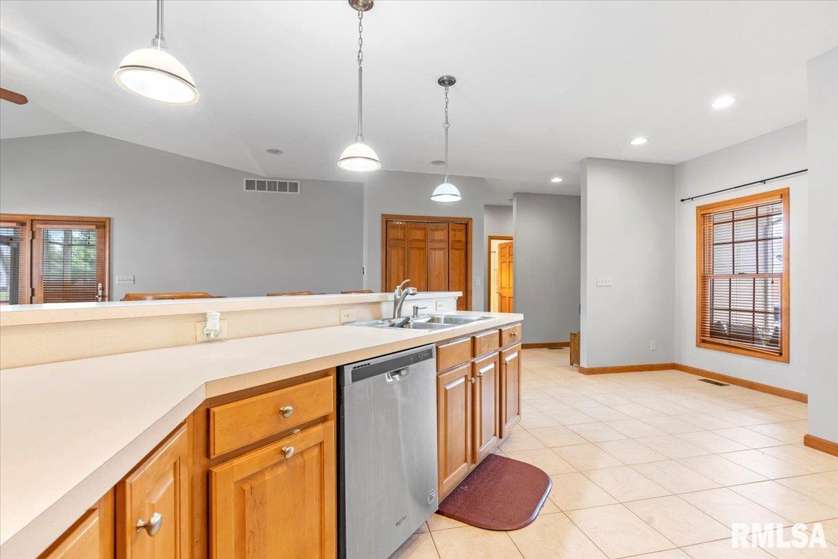 2713 Haverhill Road Springfield, IL 62711 - Photo 9 of 40
