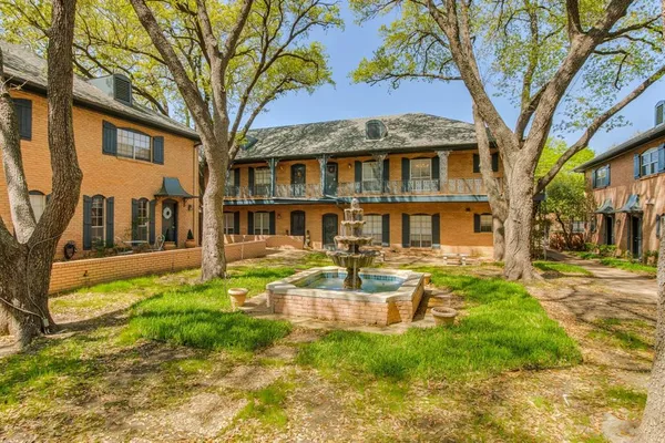 $268,900 | 6023 East University Boulevard, Unit 204, Dallas, TX 75206