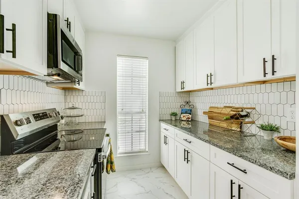$268,900 | 6023 East University Boulevard, Unit 204, Dallas, TX 75206