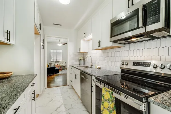 $268,900 | 6023 East University Boulevard, Unit 204, Dallas, TX 75206