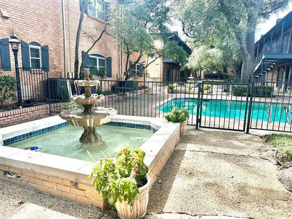$268,900 | 6023 East University Boulevard, Unit 204, Dallas, TX 75206