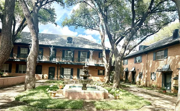 $268,900 | 6023 East University Boulevard, Unit 204, Dallas, TX 75206