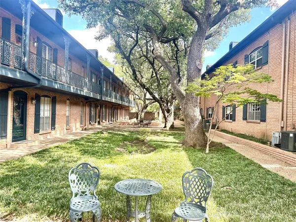 $268,900 | 6023 East University Boulevard, Unit 204, Dallas, TX 75206