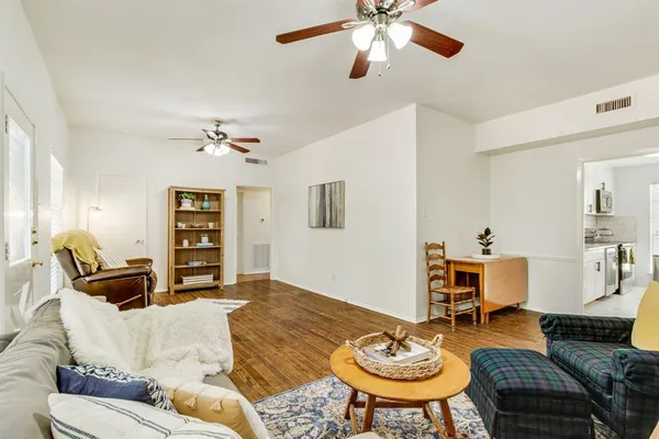 $268,900 | 6023 East University Boulevard, Unit 204, Dallas, TX 75206
